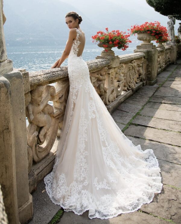 Milla Nova Preloved Wedding Dress