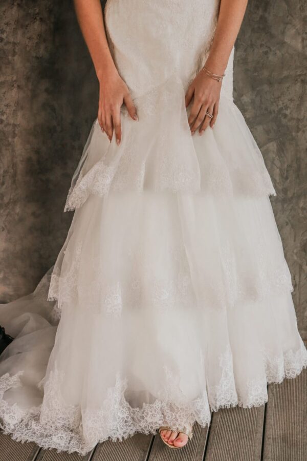 Mermaid Lace Design Preloved Wedding Dress