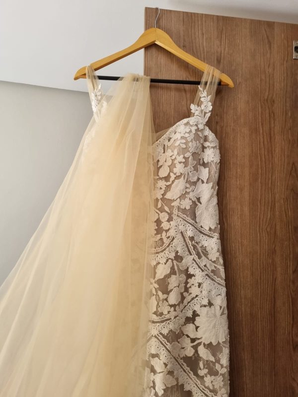 Modeca Preloved Wedding Dress