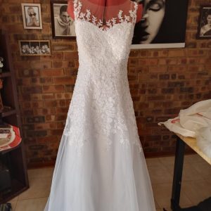 Helouise Preloved Wedding Dress