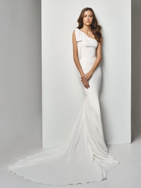 Enzoani BT19-06 Preloved Wedding Dress